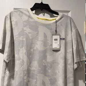 ASICS Men's White and Gray Patterned Tee